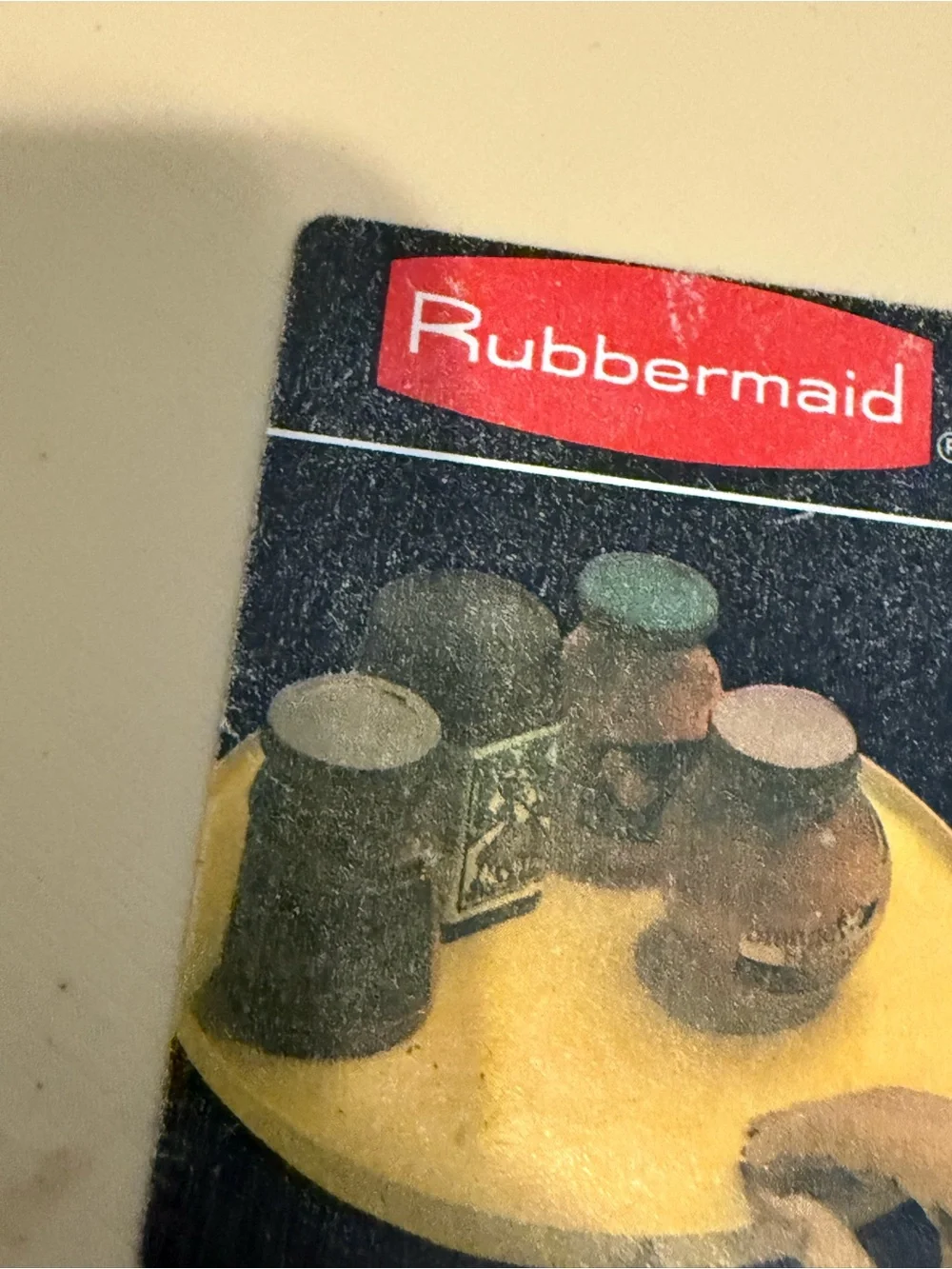 2 Vintage Rubbermaid 10.5